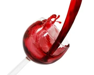 Bild eines Glases Rotwein